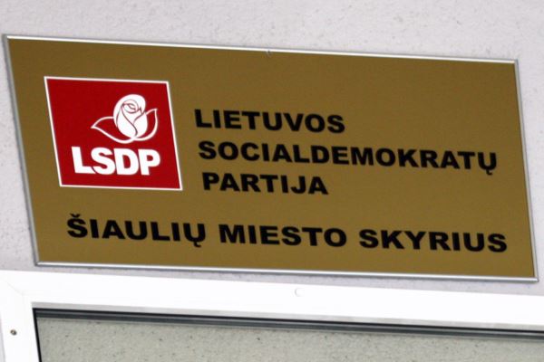 Lietuvos socialdemokratų partijos Šiaulių skyriuje gali lėkti E. Žakario ir G. Vyšniausko galvos. Artūro STAPONKAUS nuotr.